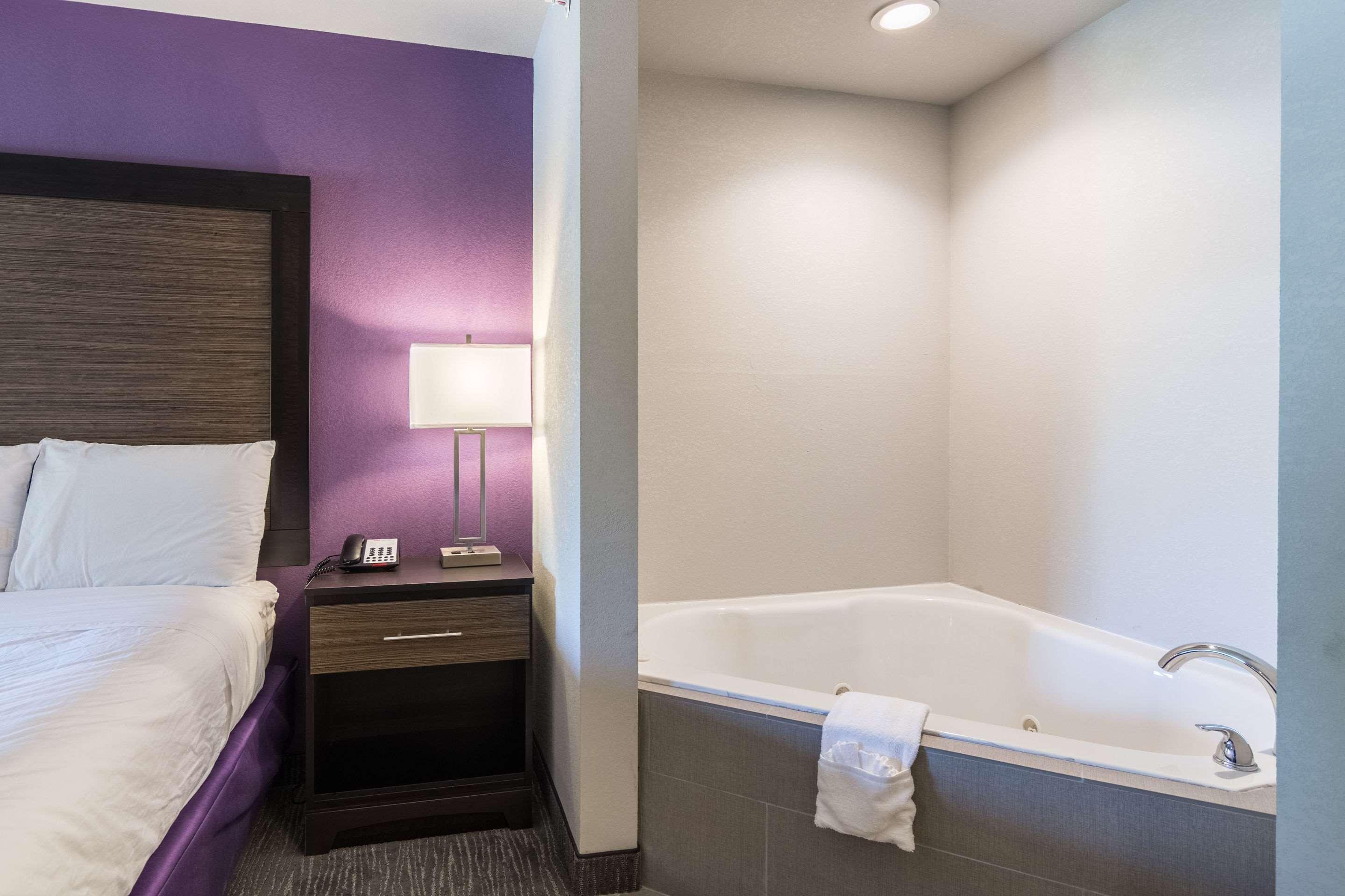 Econo Lodge Inn & Suites North Little Rock Near Riverfront Ngoại thất bức ảnh