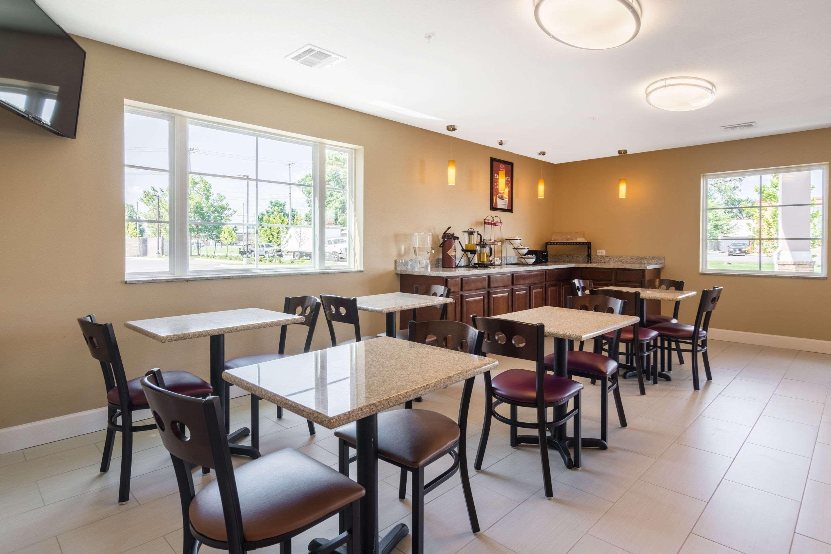 Econo Lodge Inn & Suites North Little Rock Near Riverfront Ngoại thất bức ảnh