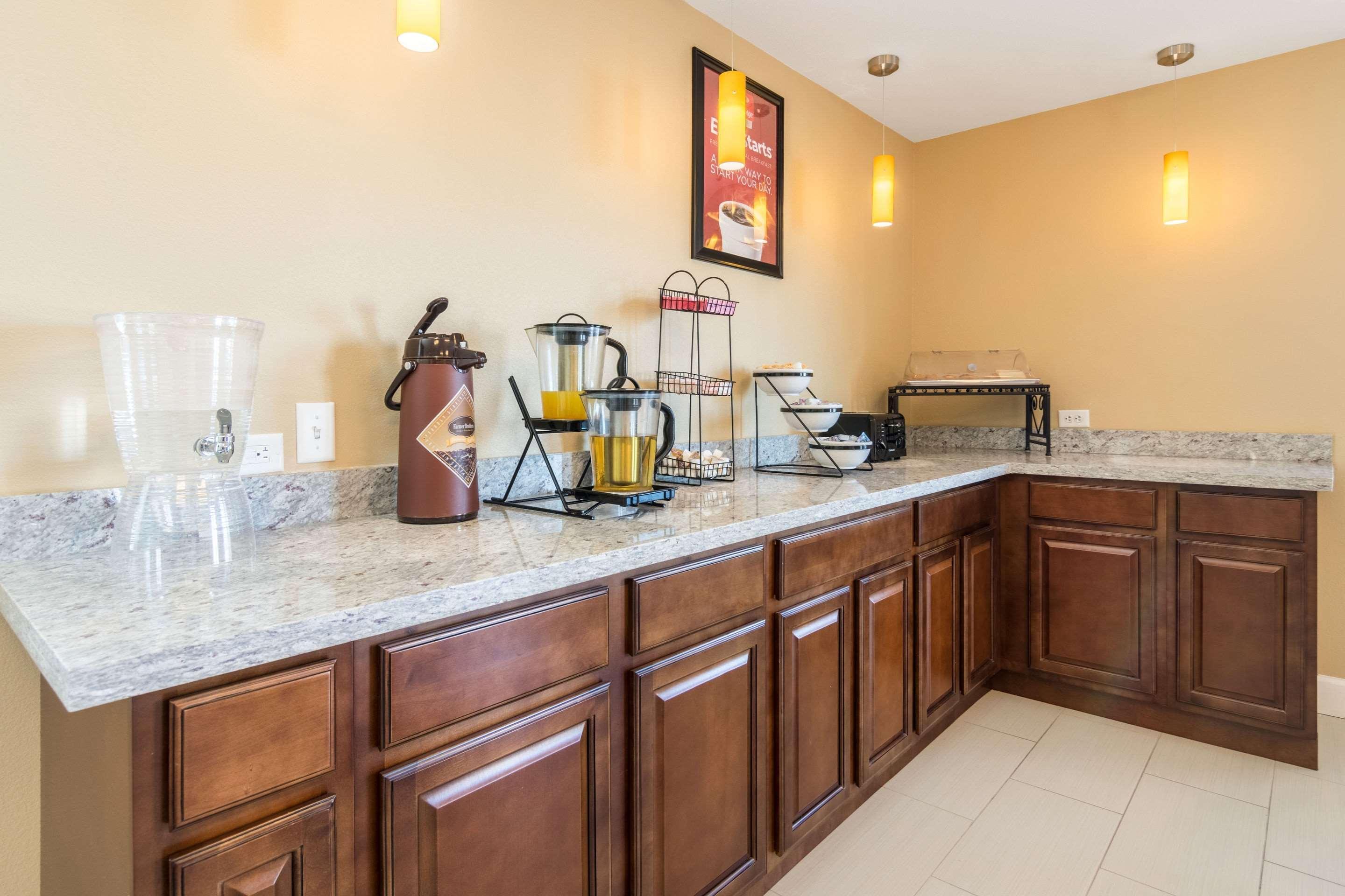 Econo Lodge Inn & Suites North Little Rock Near Riverfront Ngoại thất bức ảnh